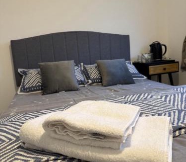 Burslem House | Beautiful Private Ensuite Minutes to city centre