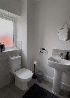 Burslem House | Beautiful Private Ensuite Minutes to city centre