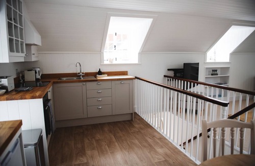 Christchurch Cottage | Beautiful Town Centre Riverside Cottage