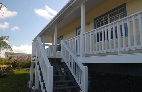 Clarence Town Cottage | Beautiful verandah style house just one minute from the ocean,