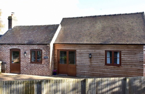 Wollerton House | Beautiful villa for 3 people with TV and pets allowed