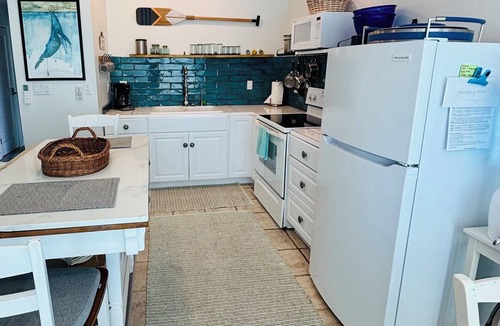 Treasure Cay Condo | Beautifully furnished Treasure Cay 2bd 2bth condo with 36’ boat slip!