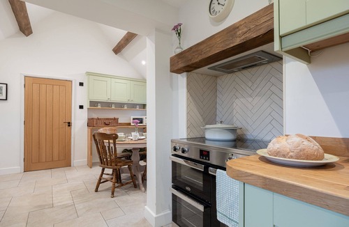 Hailey Cottage | Beautifully presented dog friendly holiday cottage - Holly Tree Cottage