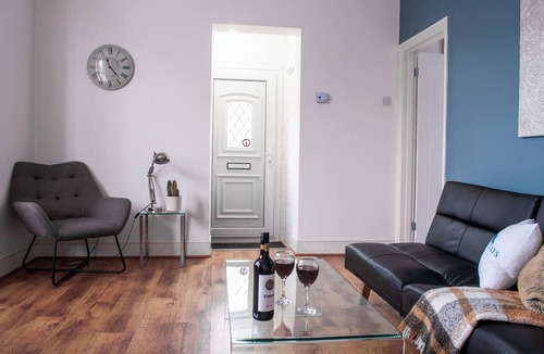 Kempston Condo | Bedford Rd Apartment| Ideal for Hospital & Town Centre