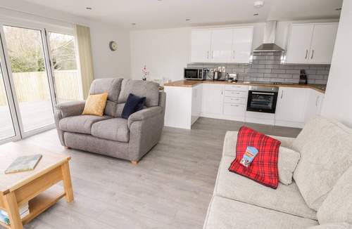 Northway Cottage | BEECHNUT COTTAGE, pet friendly, with a garden in Tewkesbury