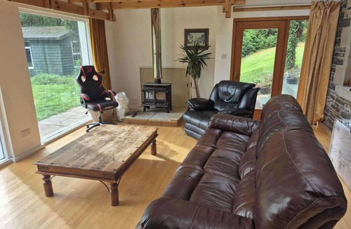 Hawick House | Bellhouse hassendeanburn- Sleeps 10 hot tub