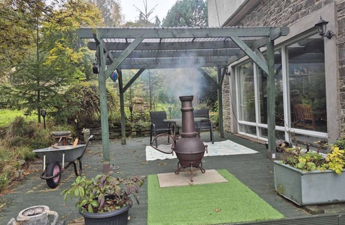 Hawick House | Bellhouse hassendeanburn- Sleeps 10 hot tub
