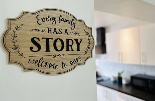 Bicester House | Bicester Entire 5 double bedroom detached house free Parking Wifi Netflix Piano