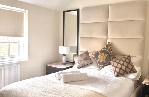 Charlton-on-Otmoor Villa | Bicester Rachi Villa- 3 bedroom luxurious house close to Bicester Village & The Cotswolds