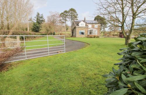 Newcastle-on-Clun House | Bicton Lea