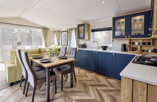 Great Houghton House | Billing Aquadrome 2 Bed Hot Tub Caravan MI19