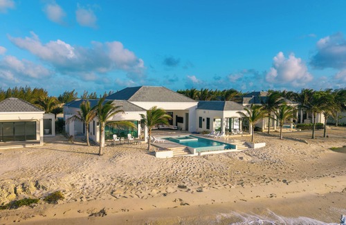 Alice Town House | Bimini Beach Bungalows; Luxurious Oceanfront 6-bed 12 bed Estate - private beach