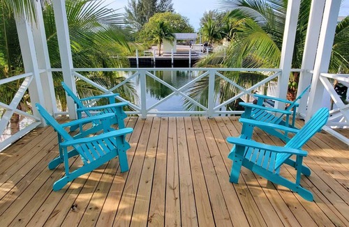 Port Royal House | Bimini Bliss Waterfront Home w/Private Double Dock Walk to Beach & Shark Lab