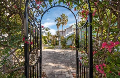 Alice Town House | Bimini Blue Villa Villa