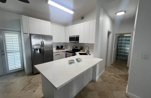 North Bimini Apartment | Bimini Breeze 2/2 Apartment
