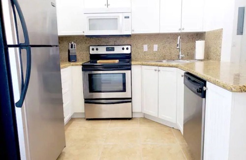 Alice Town Apartment | Bimini Dreams, Steps from the Beach, optional Golf Cart rent