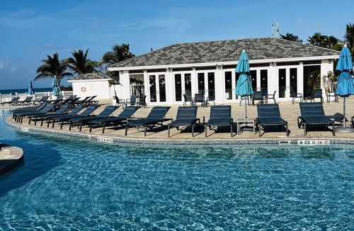 Alice Town Condo | Bimini World Resorts TIPSY TURTLE With Boatslip available