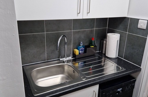 Birtley House | Birtley's Amethyst, 3 Bedroom Apt ,sleeps 6 Guest