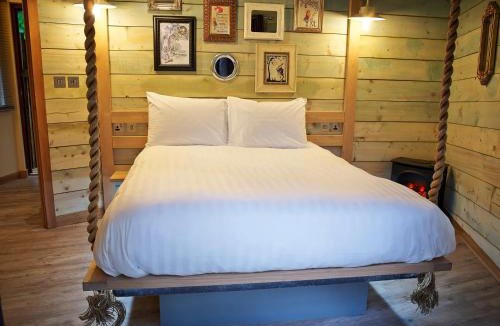 Freefolk Resort | Blackwood Forest Cabins - Forest Holidays