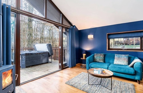 Freefolk Cabin | Blackwood Forest Golden Oak Hideaway, Winchester