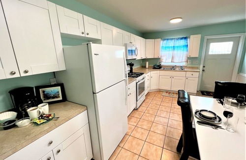 Treasure Cay Apartment | Blair's Bungalow - Exceptional Value! 2 bdrm home w/dock slip Green Turtle Cay