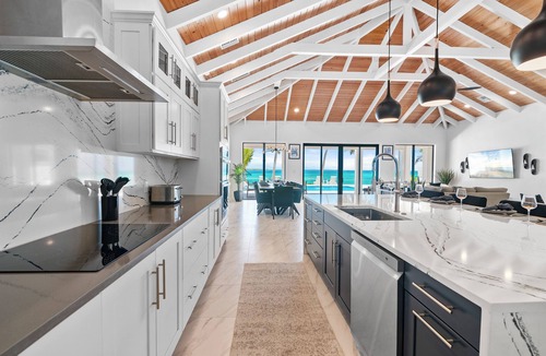 Tar Bay Villa | Blessing on the Bay - Brand New 4 bedroom Luxury Beachfront house