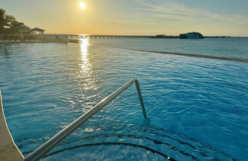 Bailey Town Apartment | Blue sunset Bimini apartment and opcional Polaris rental