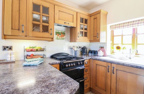 Oakamoor Cottage | BLUEBELL BARN, family friendly, character holiday cottage in Oakamoor