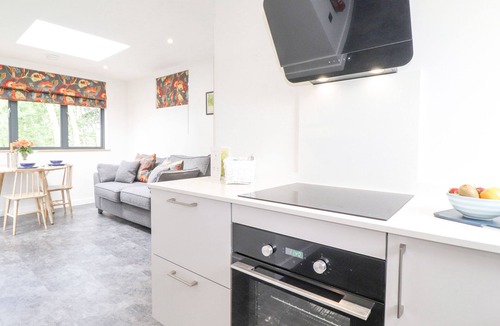 Penrith Cottage | BLUEBELL CABIN, pet friendly, with hot tub in Ullswater