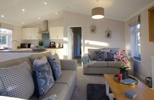 Ryther Apartment | Bluebell Lodge - Luxury Lodge With Hot Tub