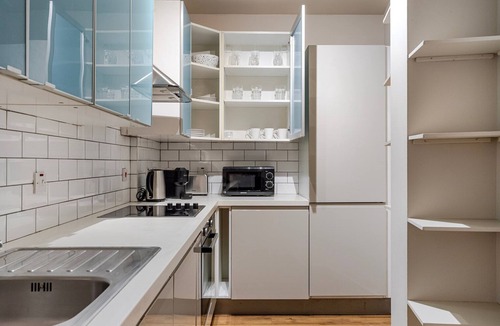 Spitalfields Apartment | Blueground | Spitalfields, terrace, nr St. Mary’s