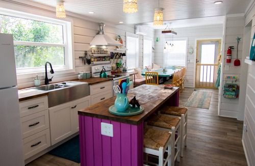Spanish Wells House | Boo's Bungalow - Family and Dog Friendly Waterfront, NOT BEACHFRONT, Cottage