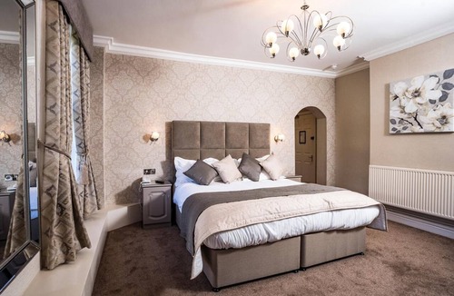 Newcastle-Under-Lyme Hotel | Borough Arms Hotel