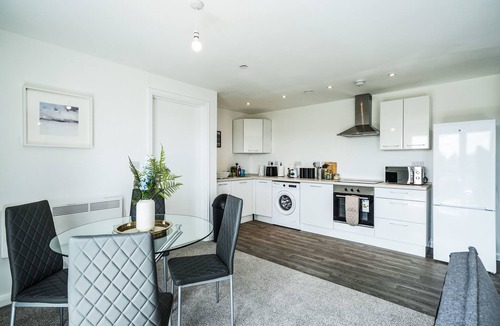 Luton Apartment | Brand New 2 Bed, 2 Bath Apartment in Luton 11