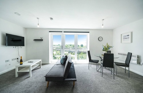 Luton Apartment | Brand New 2 Bed, 2 Bath Apartment in Luton 11