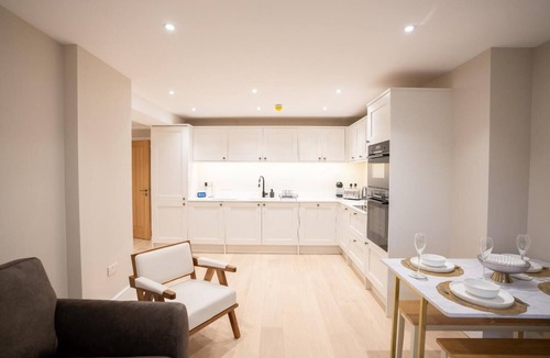 Broadway Apartment | Brand New 2-Bed, Dog-Friendly Apartment | Broadway High St | Sleeps 6