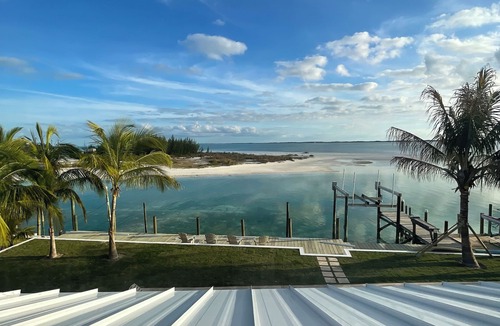 Treasure Cay House | BRAND NEW - Luxurious Oceanfront Escape in Treasure Cay with Pool and Dock!