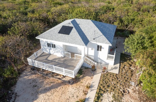 Rainbow Bay House | Brand New Villa w/Ocean View, Walk to Rainbow Beach