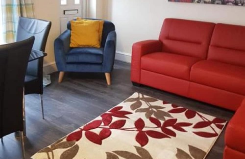 Dunstable House | Brentwood Townhouse - Huku Kwetu (Dunstable)