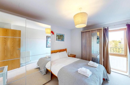 Holloway Apartment | Bright 1-Bed Islington Flat with Balcony & Workspace Near Caledonian Road Tube Station