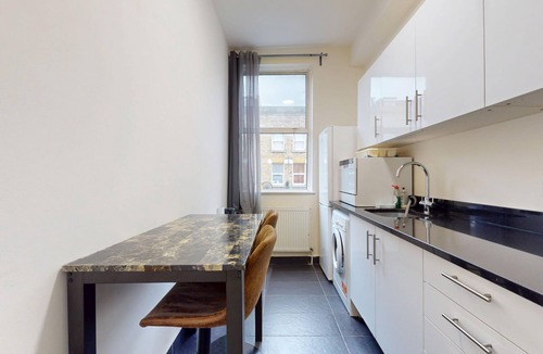 Stroud Green Apartment | Bright 1BR-7 min walk to Tube-20 min to LDN centre