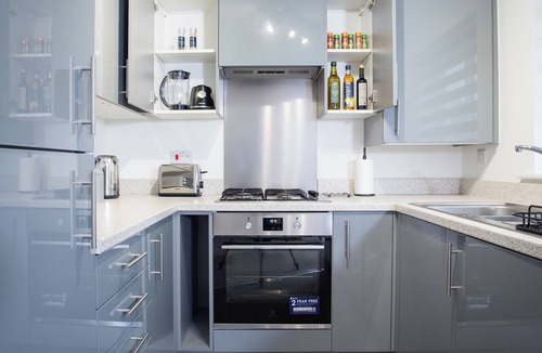 Bolton House | Bright 3-Bed 2.5-Bath Bolton Home