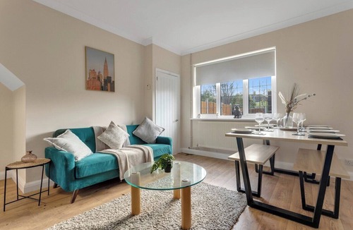 Island Gardens House | Bright 3-Bedroom House Close to Canary Wharf