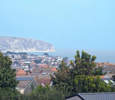 Swanage Resort | BRIGHT and COMFORTABLE HOLIDAY HOME SWANAGE PET FREE BAYVIEW HOLIDAY PARK