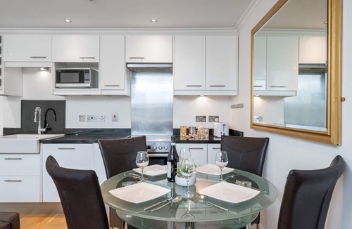 Cantelowes Apartment | Bright apartment in Camden Town, Greater London