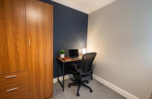 Wellingborough House | Bright Double Size Room in Wellingborough