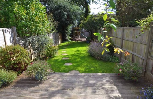 Amersham House | Bright Family Home with Garden | Walk to Amersham