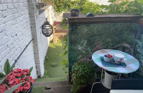 Walpole Apartment | Bright garden apartment in Ealing - 5 minutes from the Piccadilly line