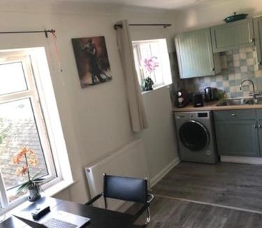 Arbury Apartment | Bright & spacious first floor apartment Cambridge