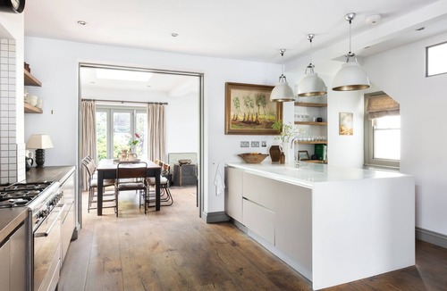 Brighton House | Bristol Gardens - Luxury Home, 2 min from the Beach